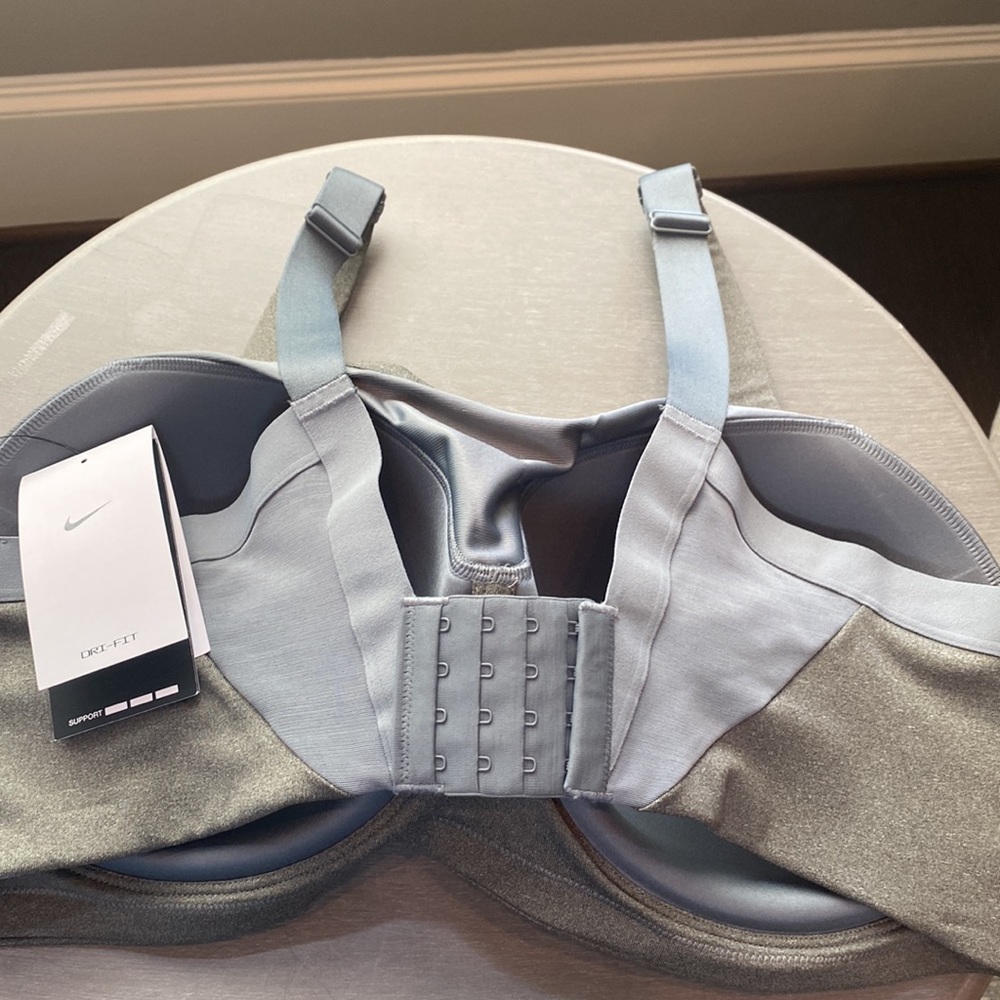 Nike Athletic Sport Support Bra - Picture 4 of 9